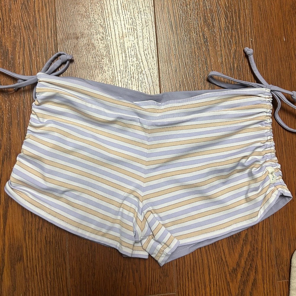 Side String Yoga Short - Reversible - image 1